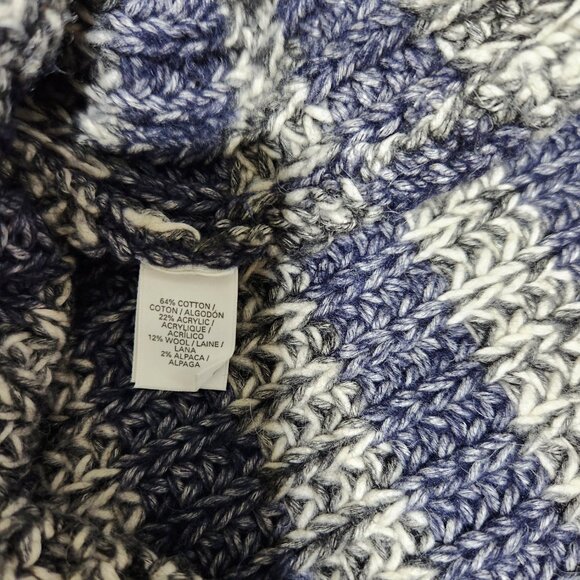 Victoria's Secret sweater - Picture 4 of 7